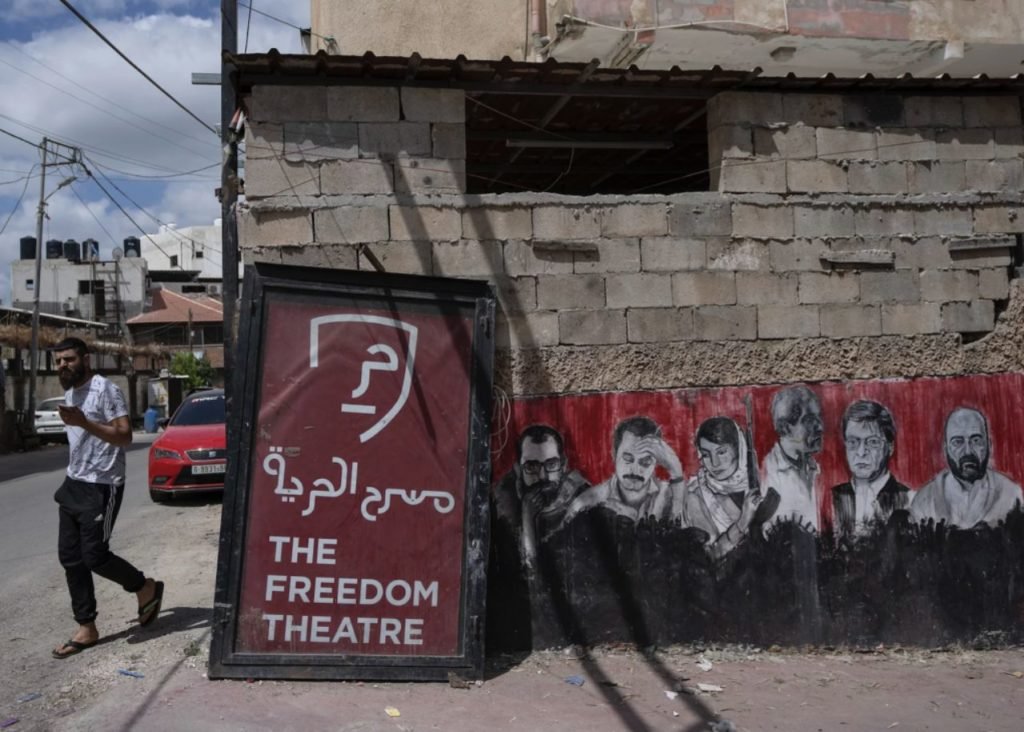 Le Freedom Theatre, théâtre communautaire palestinien et centre culturel situé dans le camp de réfugiés de Jénine en Cisjordanie occupée (Palestine), a été nominé pour le prix Nobel de la paix, a annoncé mardi 13 février l'établissement.